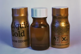 Poppers: Tác dụng phụ và nguy hiểm của Amyl Nitrate